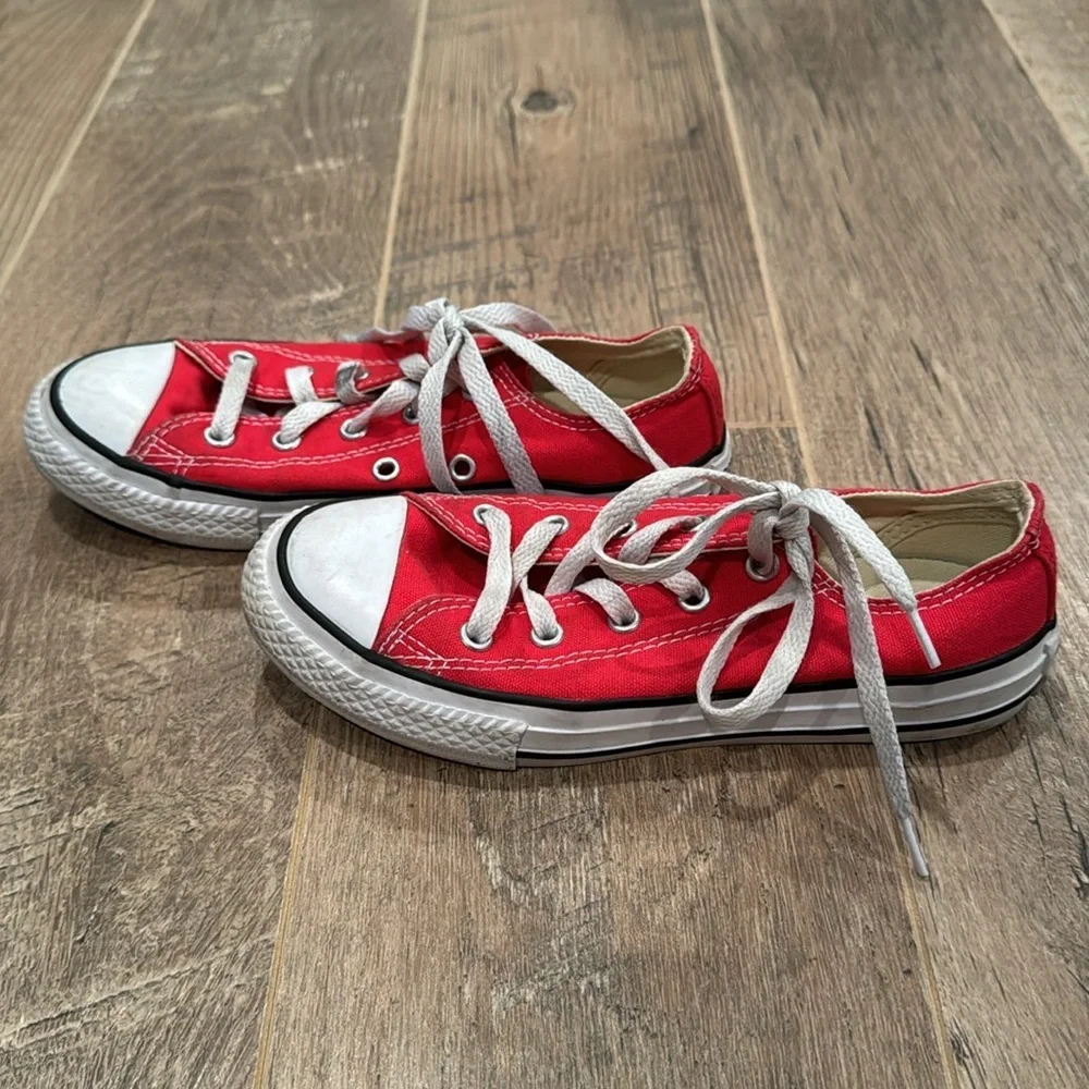 Converse Kid’s Red Sneakers Youth Size 1